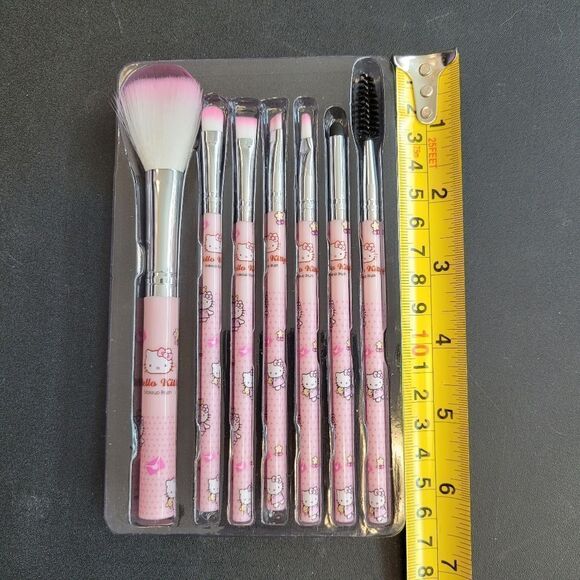 Brand New Hello Kitty Set Of 7 Makeup Brushes - Picture 6 of 6